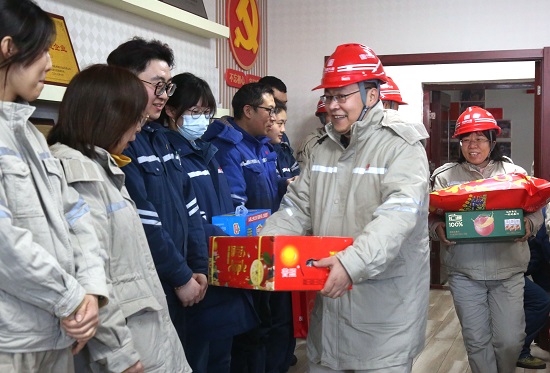 1707285602381087719.jpg 張家口熱電公司新春慰問2.jpg